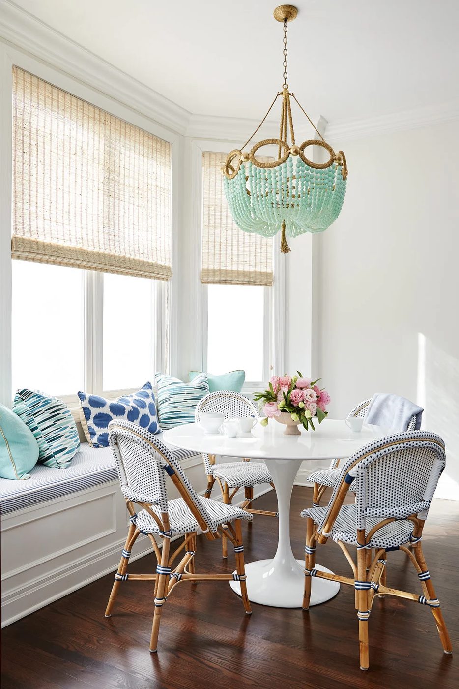 Inspiration and tips for decorating a casual coastal dining room