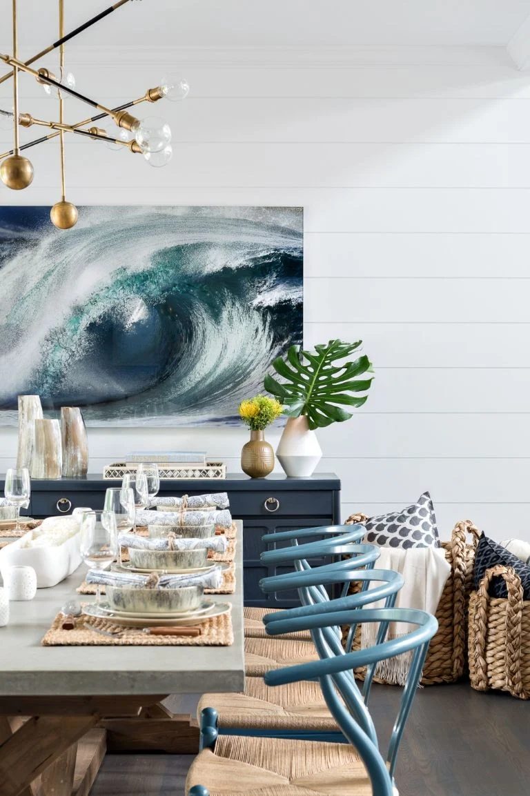 Inspiration and tips for decorating a casual coastal dining room