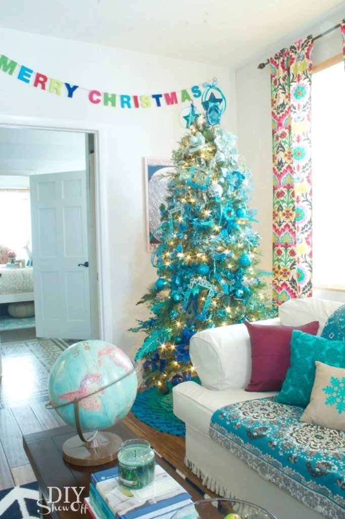 peacock blue christmas tree - The Handmade Show Off via @Bekob