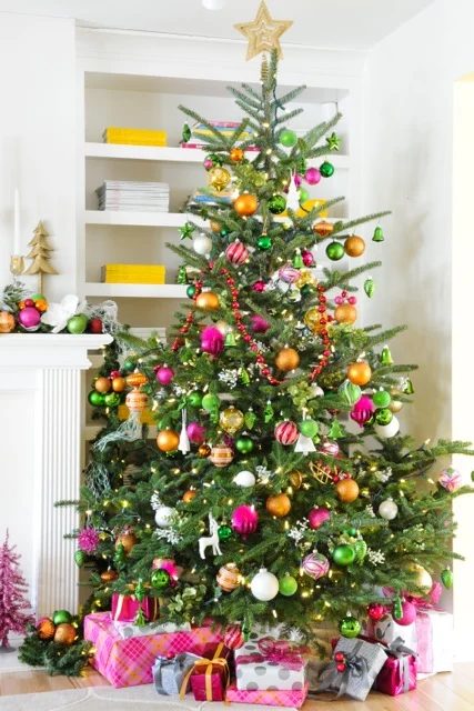 raspberry pink and orange christmas tree - Maria Killam via @Bekob