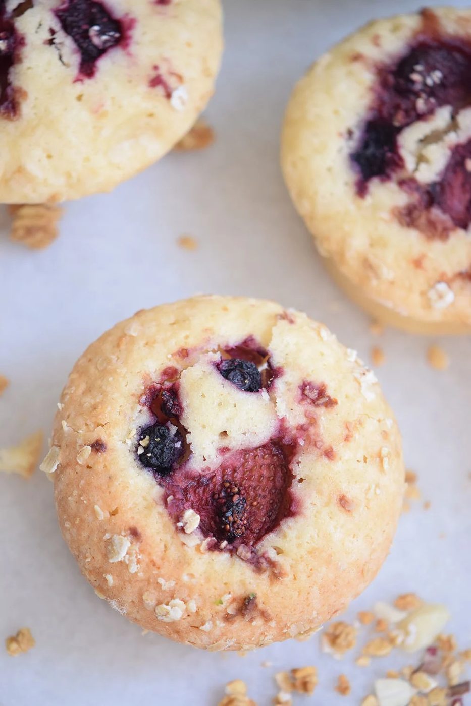 well fitted for breakfast, brunch, or a snack. Delicious Buttermilk Berry Muffins Recipe via Bekob.com