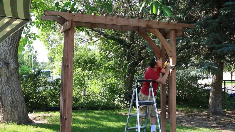 how to build a wood garden arbor as a portable wedding arch