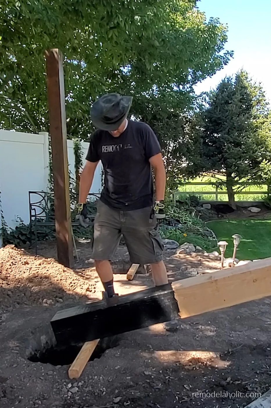 Place And Level Arbor Swing Post 8x8 In 3ft Hole 01, Bekob