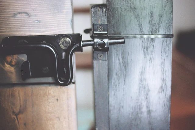 Attaching A Barn Door Baby Gate To A Wooden Banister Without Screws, No Damage Lesley W Graham, Building Plan From Bekob