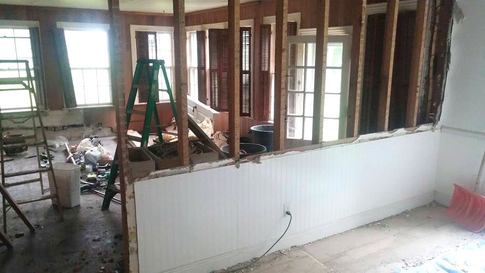 5 Full wall to half wall with built-in table, dining room renovation using barn wood, by Kammy's Korner featured on @Bekob