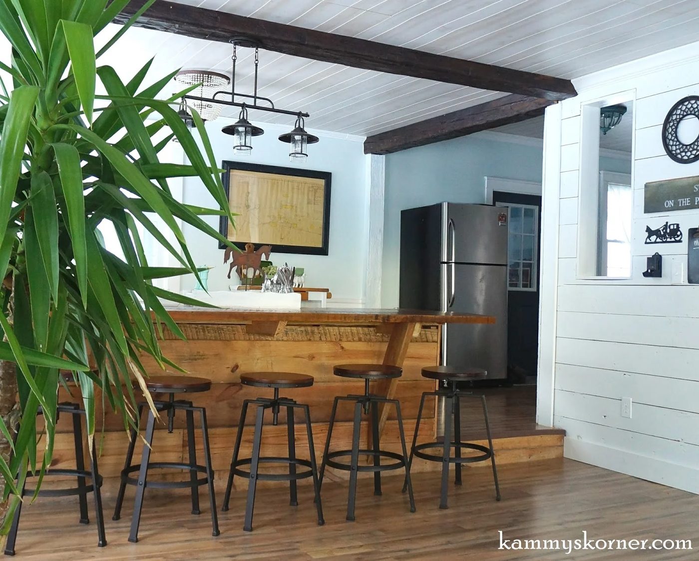 18 Barn wood built-in table, by Kammy's Korner featured on @Bekob