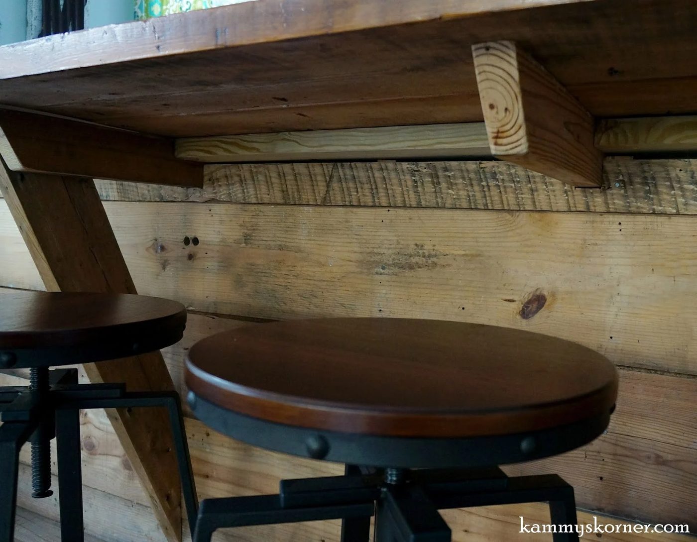 15 Built in table over half wall, by Kammy's Korner featured on @Bekob