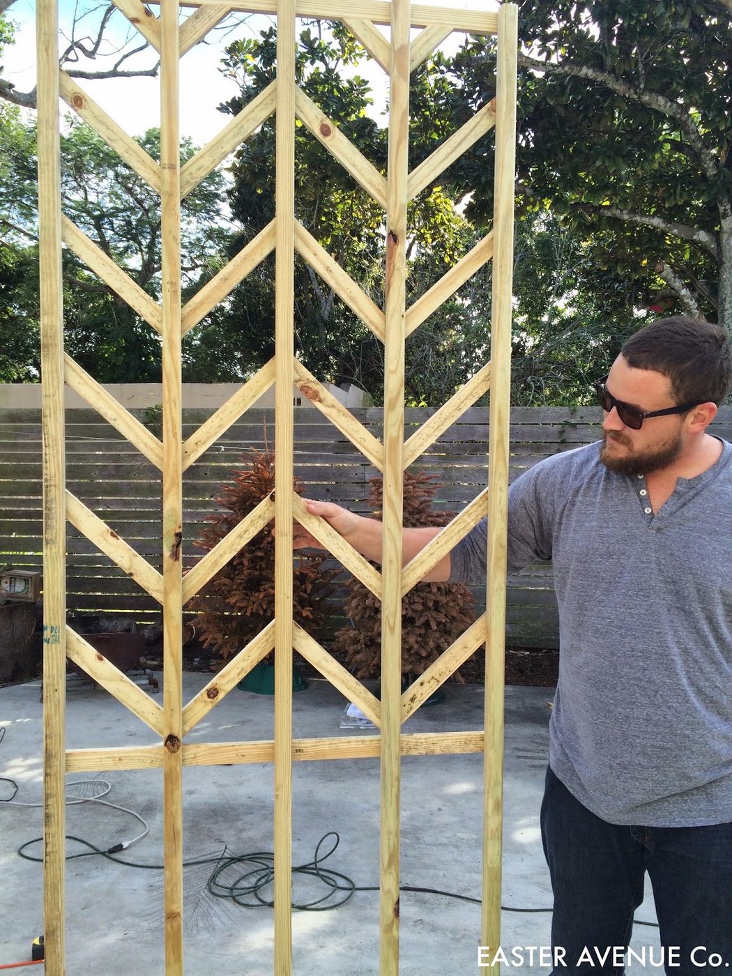 building a tall outdoor chevron herringbone lattice for gardening and planters - Easter Avenue Co on @Bekob