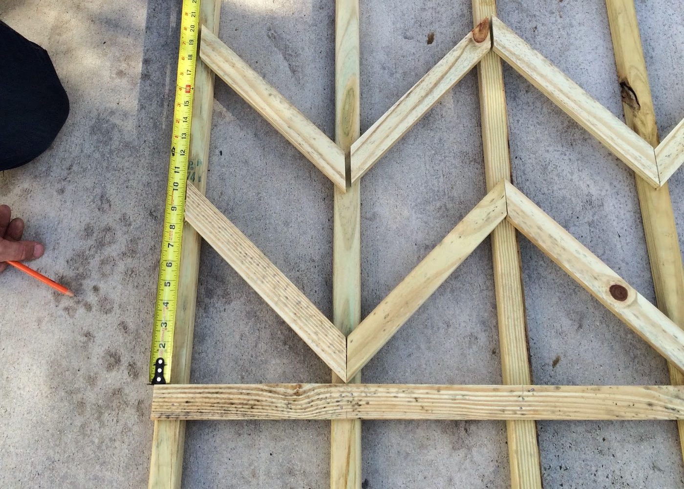 how to build a chevron lattice for garden plants, step 14 - Easter Avenue Co on @Bekob