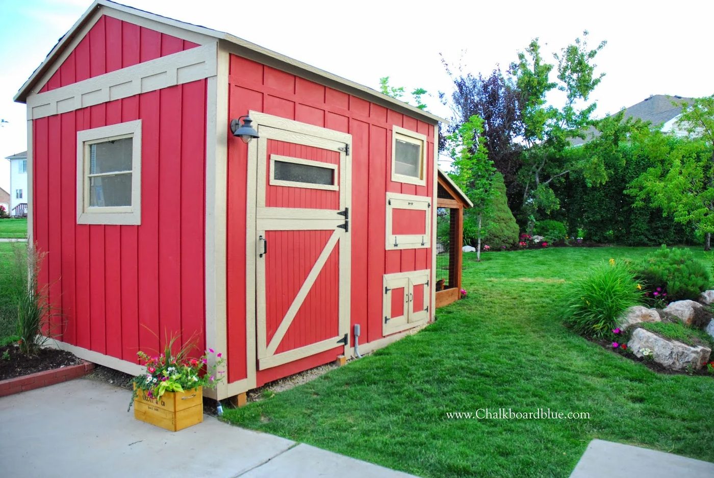How to Build a Chicken Coop with Attached Storage Shed by Chalkboardblue featured on Bekob
