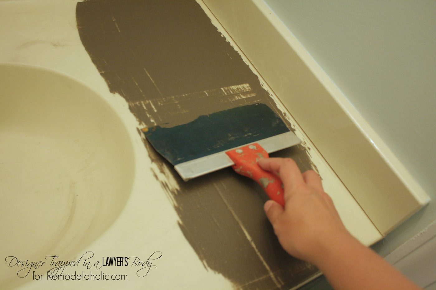 MUST PIN! Learn how to transform a cultured marble counter top and sink with concrete on Bekob.com!