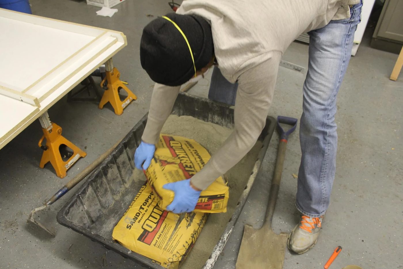 walkthrough to make your own Handmade concrete countertops Construction2Style on @Bekob (30)