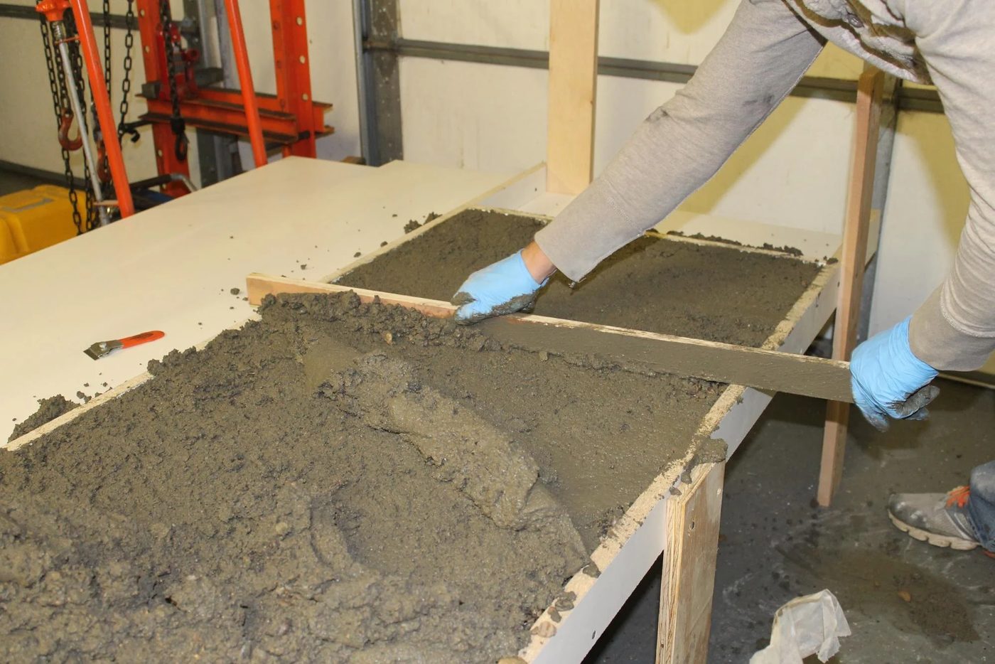 walkthrough to make your own Handmade concrete countertops Construction2Style on @Bekob (11)