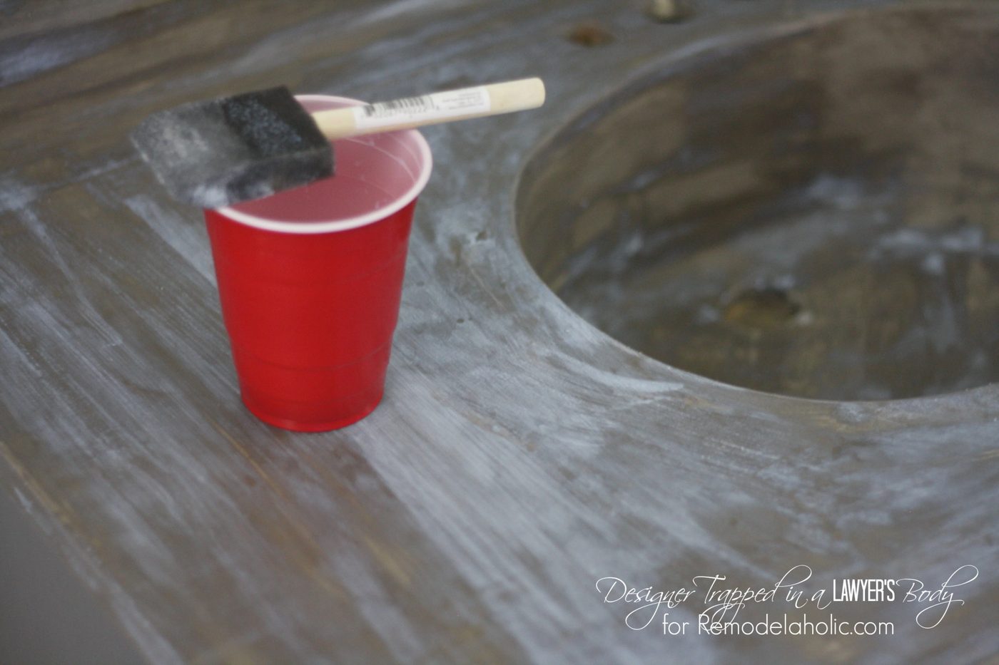 MUST PIN! Learn how to transform a cultured marble counter top and sink with concrete on Bekob.com!