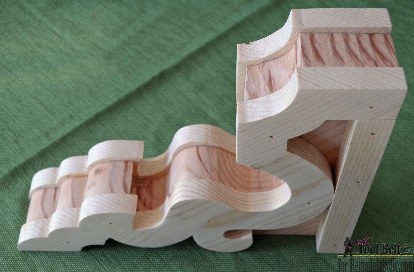 Handmade corbels inspired from these vintage finds, pattern and walkthrough on Bekob.com