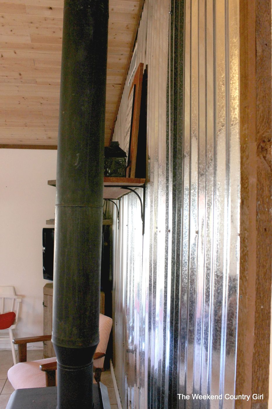 corrugated tin wall walkthrough - The Weekend Country Girl featured on @Bekob