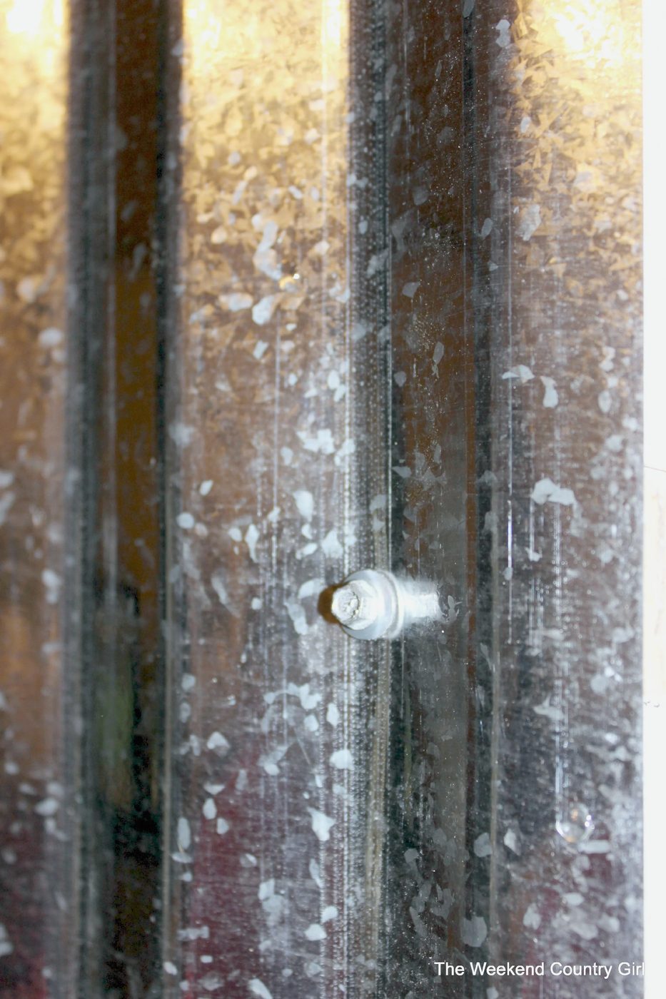 installing a corrugated tin metal sheet wall - The Weekend Country Girl featured on @Bekob