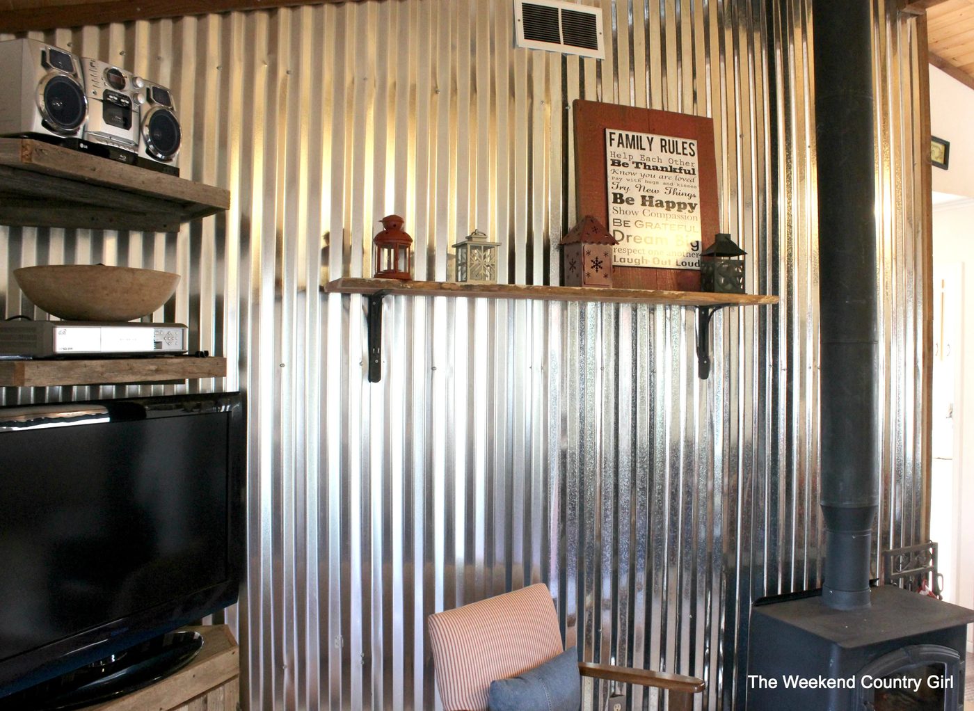 how to install a handmade corrugated metal wall treatment - The Weekend Country Girl featured on @Bekob