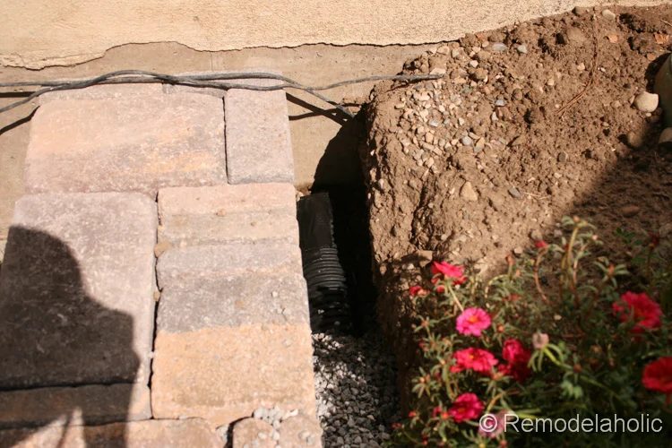 How to build a retaining wall with a drain pipe from Bekob