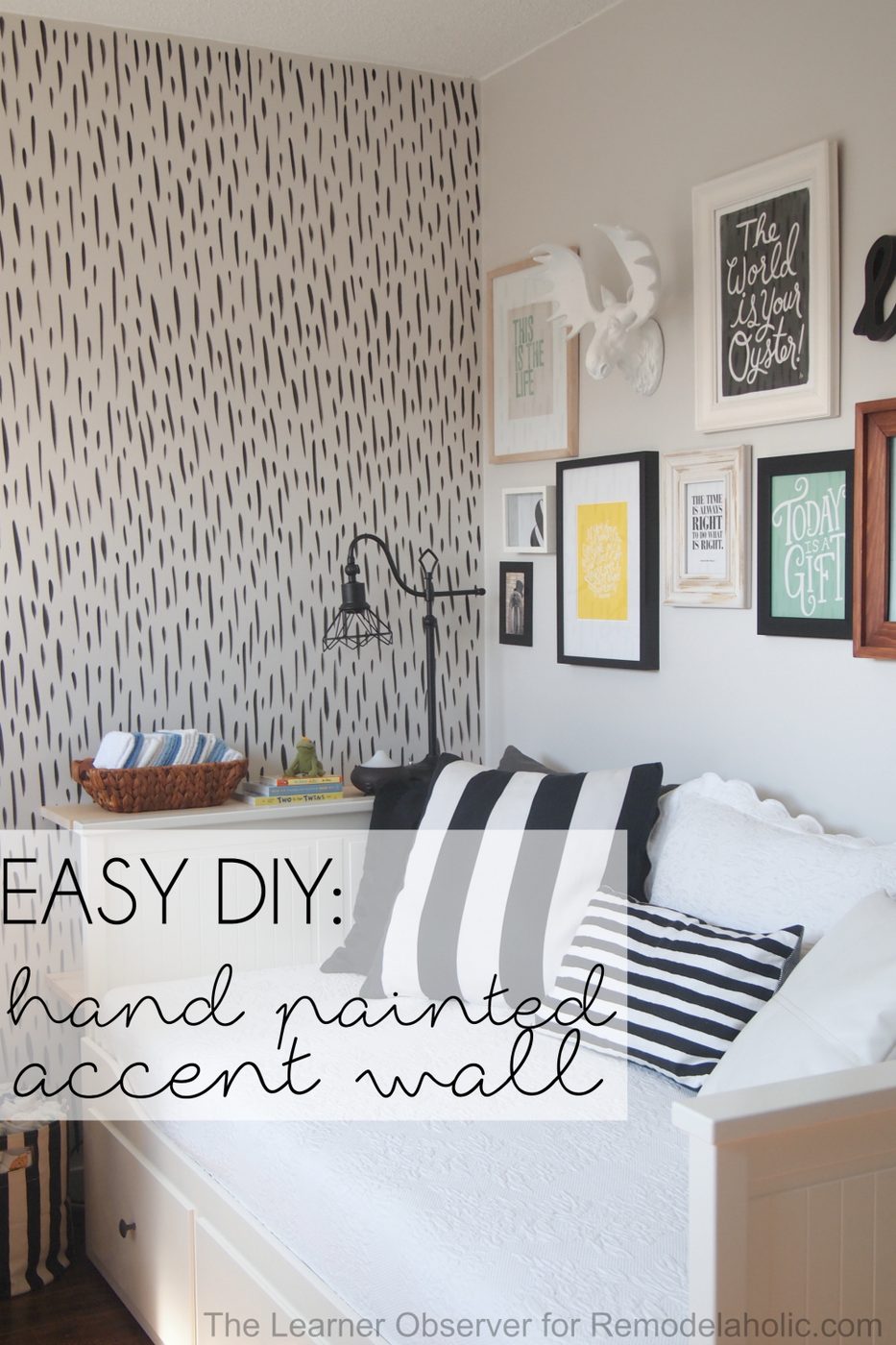 Love the look of wallpaper but not the commitment? This hand-painted brushstroke accent wall looks like expensive designer wallpaper, but only costs a bit of paint and a few hours 