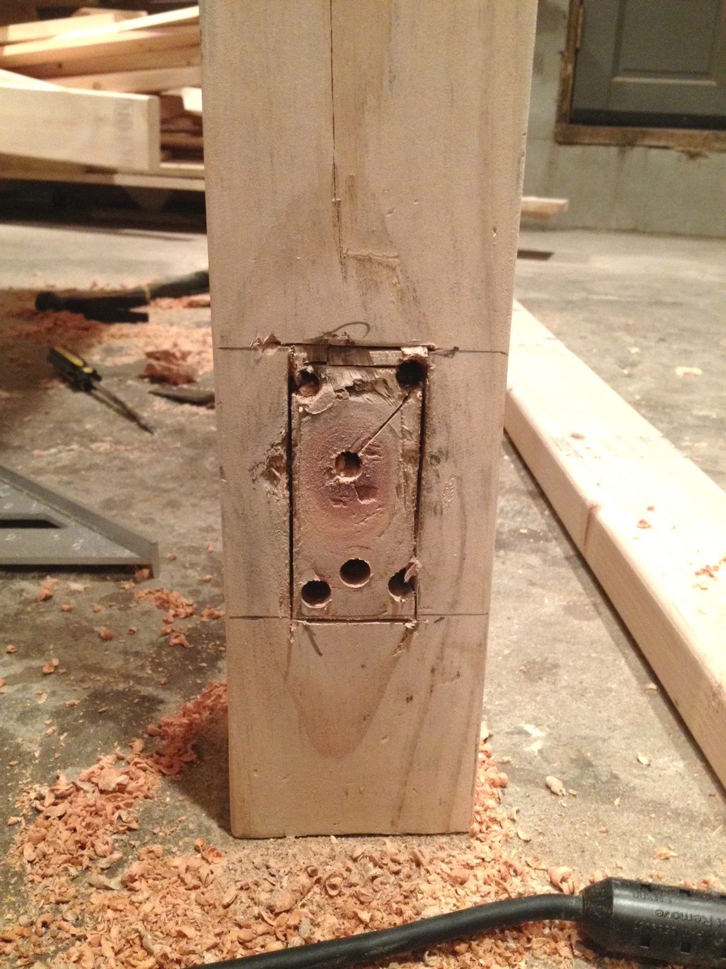How to do peg and hole construction when building a table by I am a Homemaker featured on @Bekob