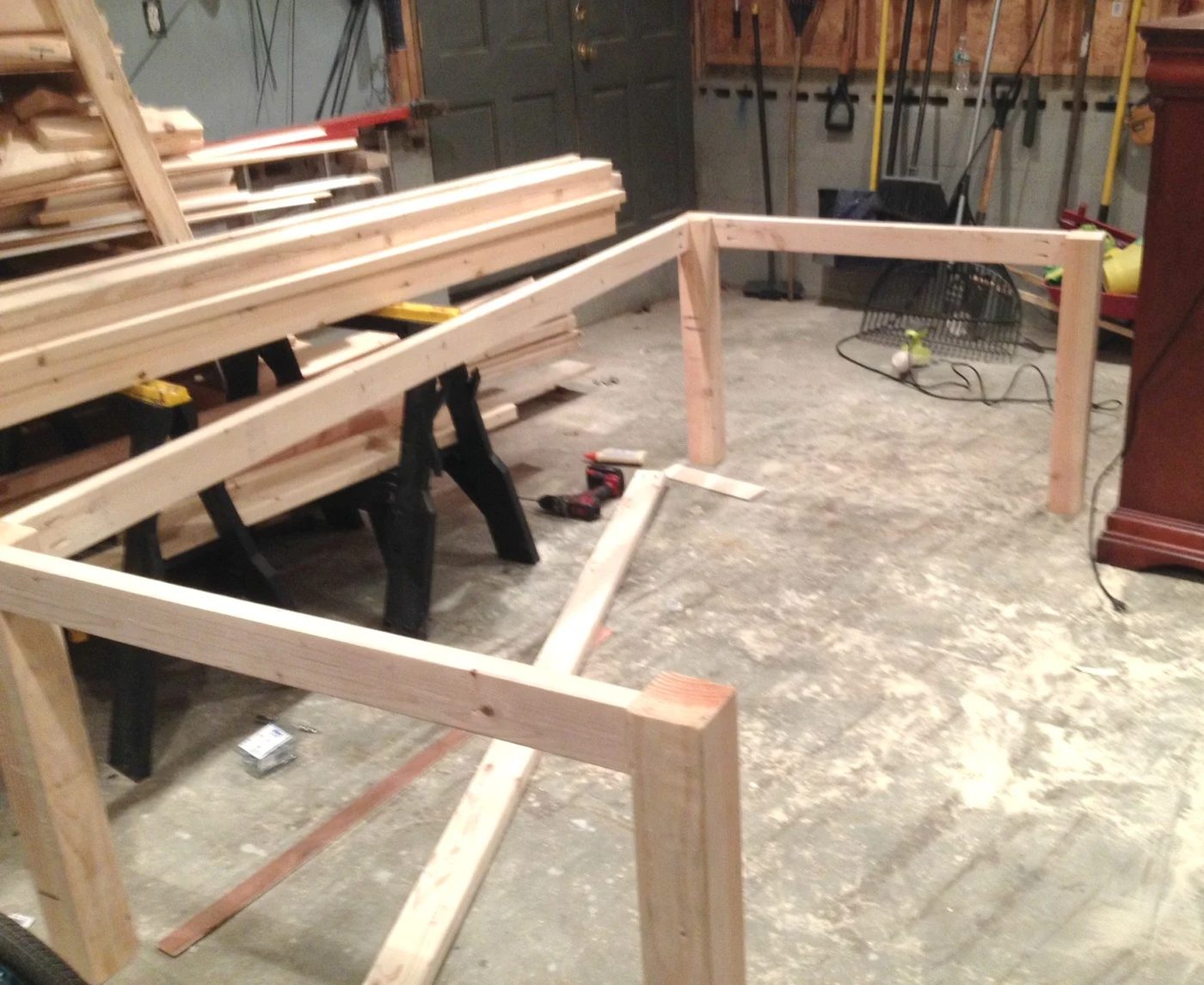 walkthrough with measurements for a large farmhouse table by I am a Homemaker featured on @Bekob