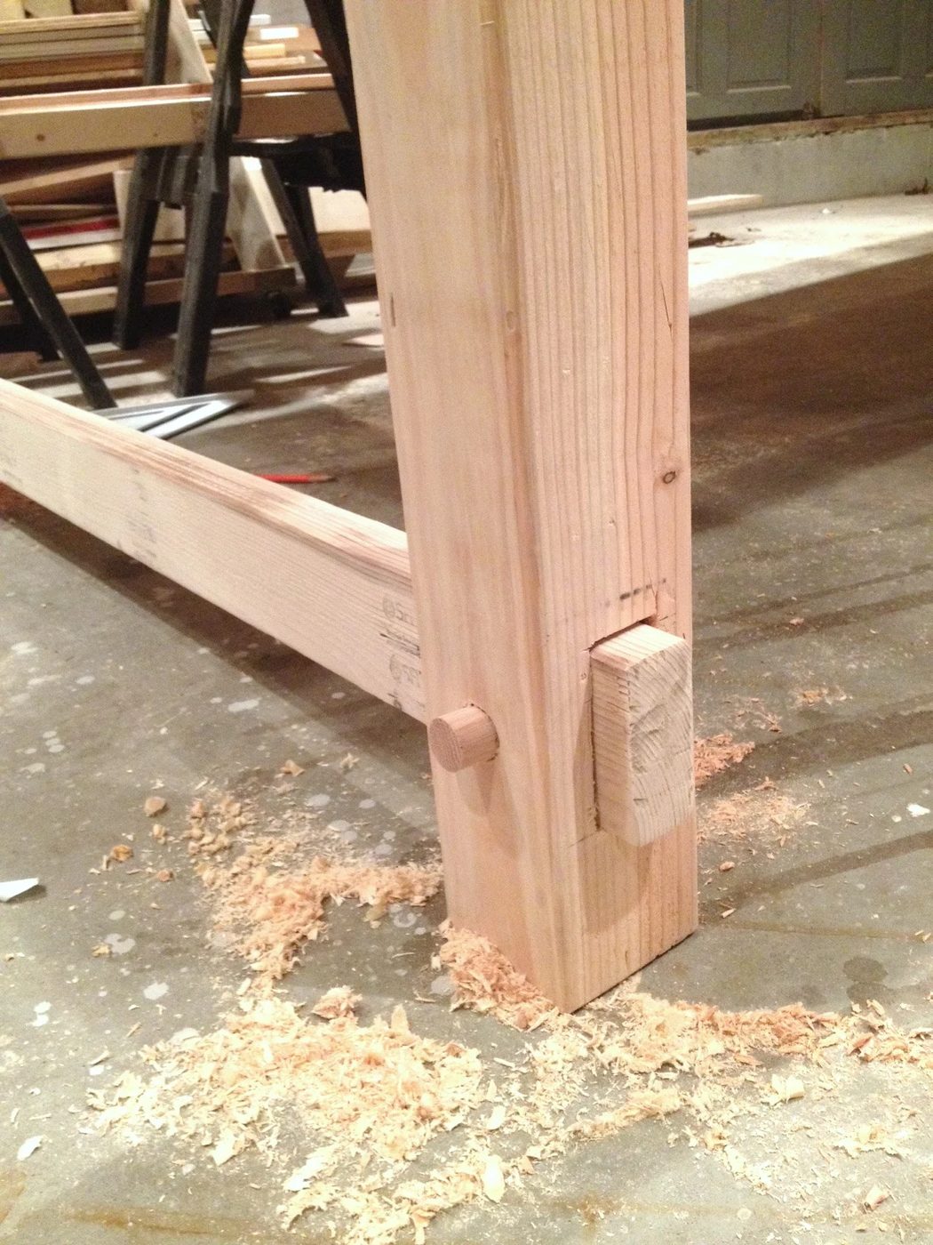 Add interest to your Handmade table with peg and hole construction by I am a Homemaker featured on @Bekob