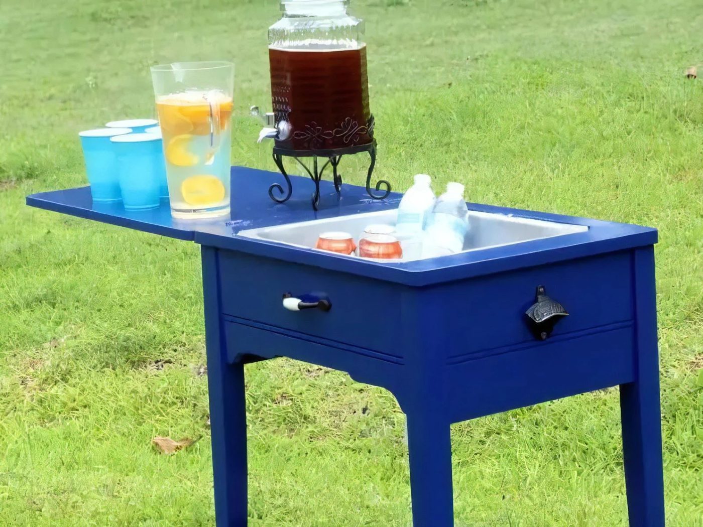 14a Turn A Sewing Table Into A Drink Station The Weekend Country Girl Featured On Bekob 021910