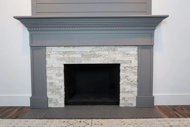 Handmade Fireplace Makeover Fireplace Mantel Prime And Paint 1 (6)