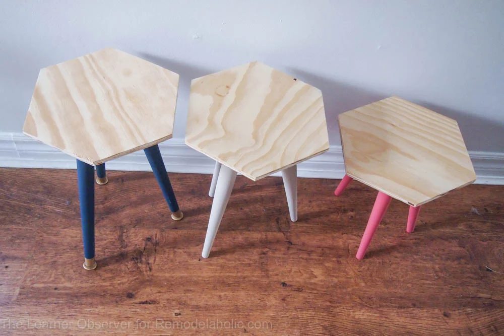 Make your own stools or plant stands by using the legs from thrifted tables and some plywood! An inexpensive and straightforward weekend project by The Learner Observer for Bekob