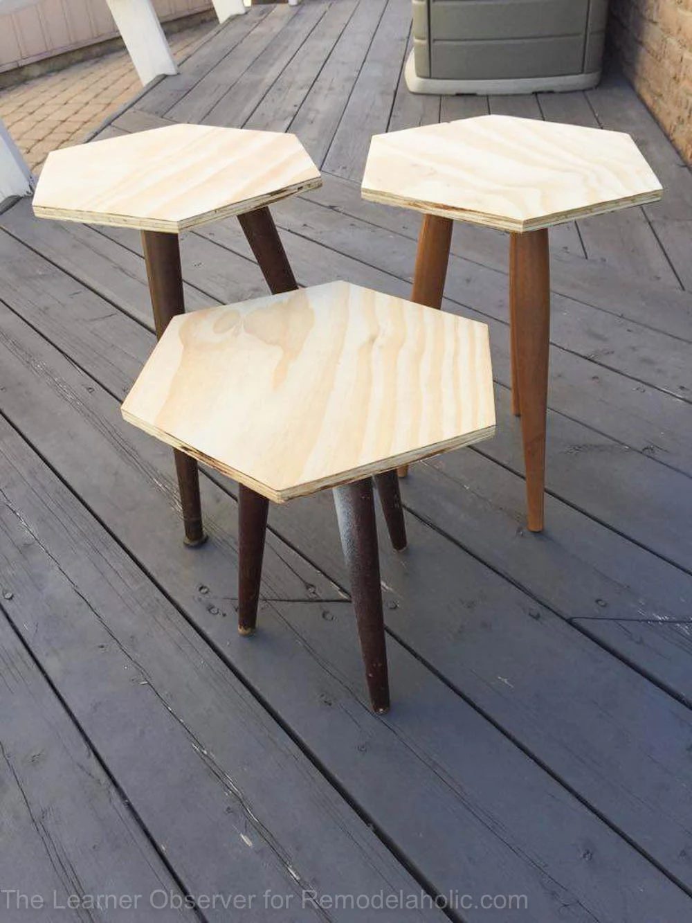 Make your own stools or plant stands by using the legs from thrifted tables and some plywood! An inexpensive and straightforward weekend project by The Learner Observer for Bekob
