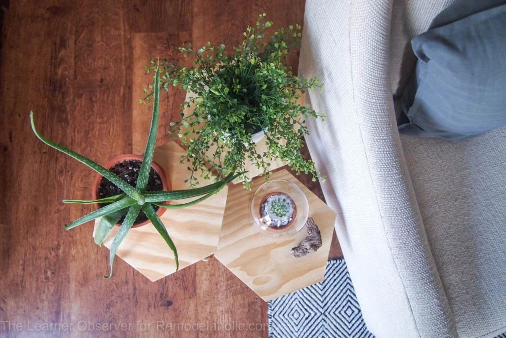 Make your own stools or plant stands by using the legs from thrifted tables and some plywood! An inexpensive and straightforward weekend project by The Learner Observer for Bekob