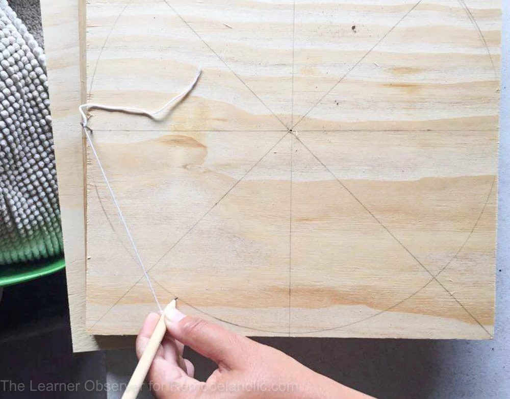 Make your own stools or plant stands by using the legs from thrifted tables and some plywood! An inexpensive and straightforward weekend project by The Learner Observer for Bekob