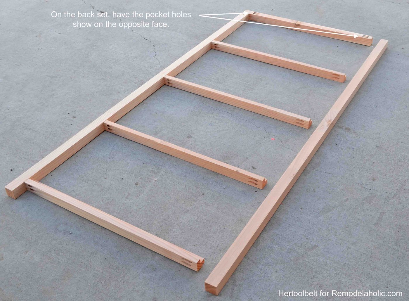 Get organized with these adorable house frame bookshelves. Free and straightforward plans to build a Handmade house frame bookshelf.