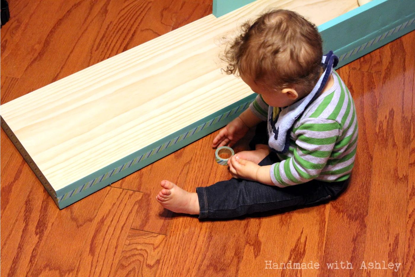 12 Pieces of scrap wood create a fun, direct kids' yard game, Handmade by Ashley featured on @Bekob