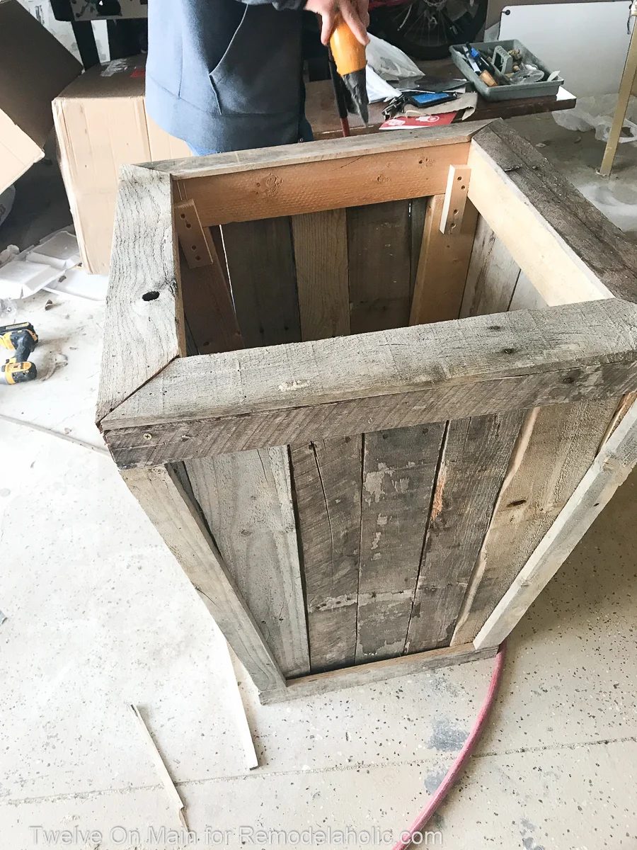 Diy Large Pallet Planter Sara Syrett (17 Of 21)