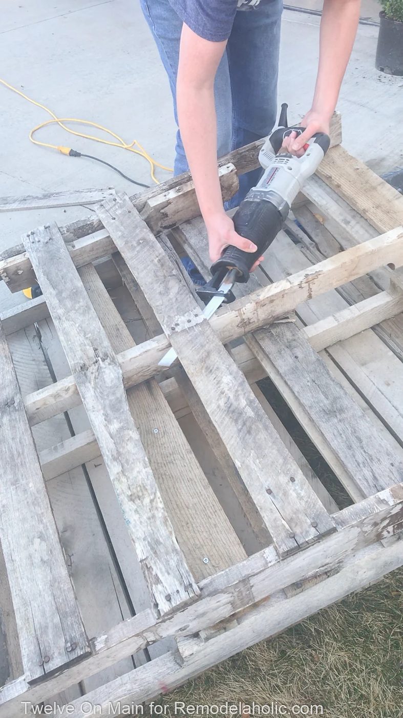 Diy Large Pallet Planter Sara Syrett2 (1 Of 3)