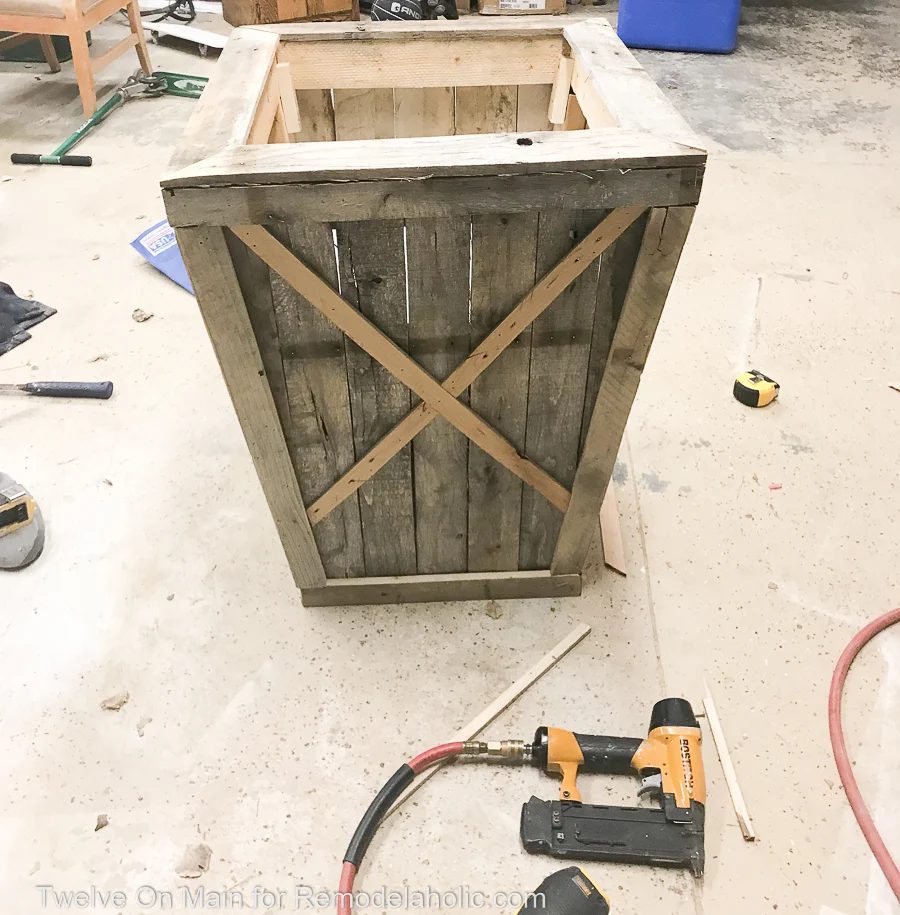 Diy Large Pallet Planter Sara 3 (5 Of 5)