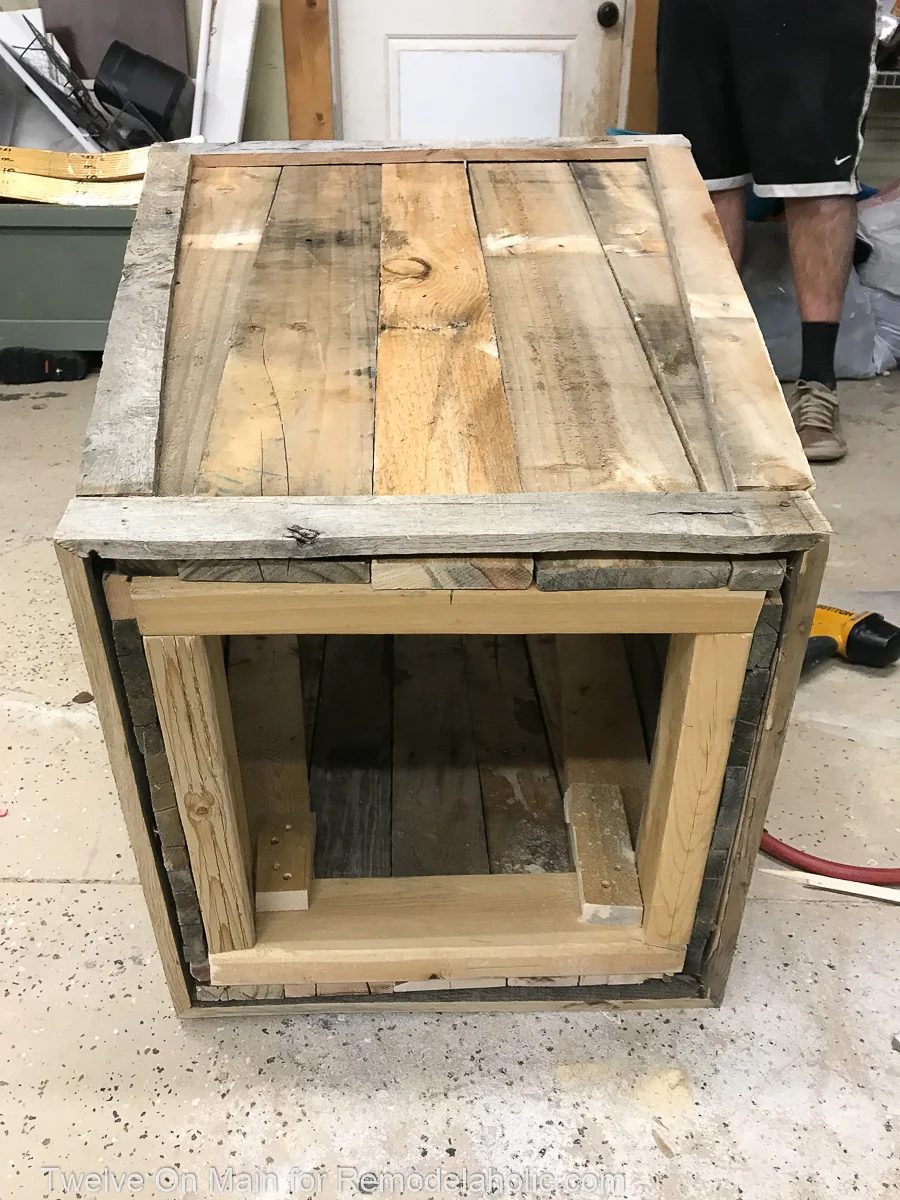 Diy Large Pallet Planter Sara Syrett1 (11 Of 11)