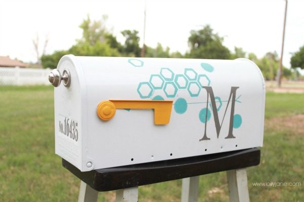 handmade mailbox makeover with paint and tape, LollyJane