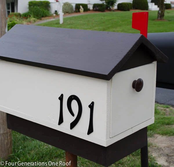 build a handmade mailbox, Four Generations One Roof