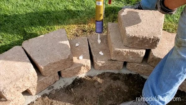 How To Use Landscaping Blocks To Build A Raised Planter Bekob