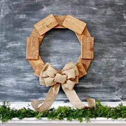 Handmade-Scrap-Wood-Wreath-600x399