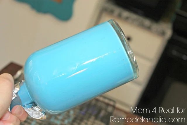 Paint-the-inside-of-a-bottle-the-straightforward-way