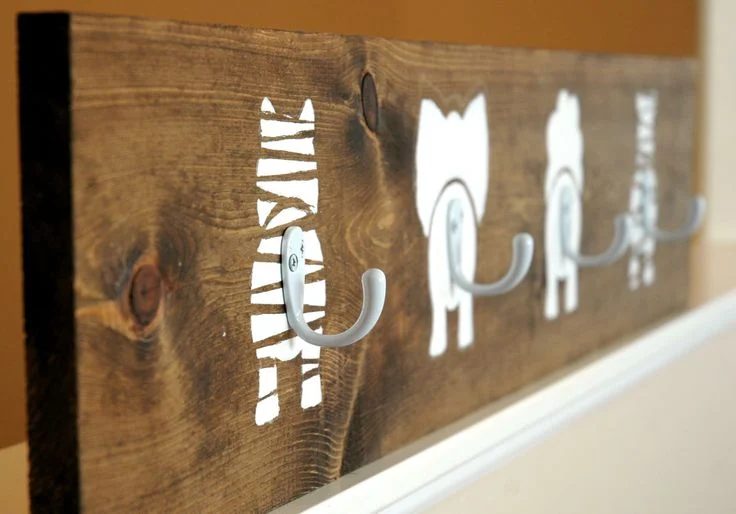 animal bums coat hook