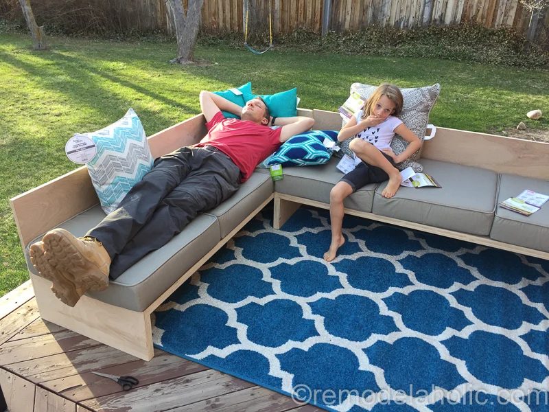 Handmade Outdoor Sectional Sofa and Daybed | Plywood Woodworking Plans