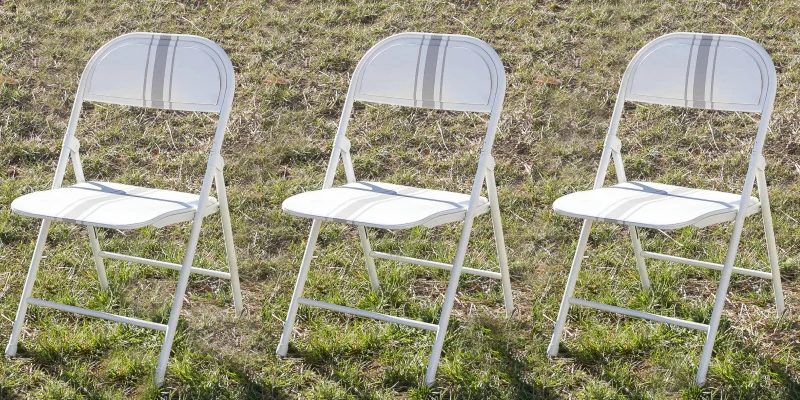straightforward Grain Sack Style Painted Folding Chair Makeover