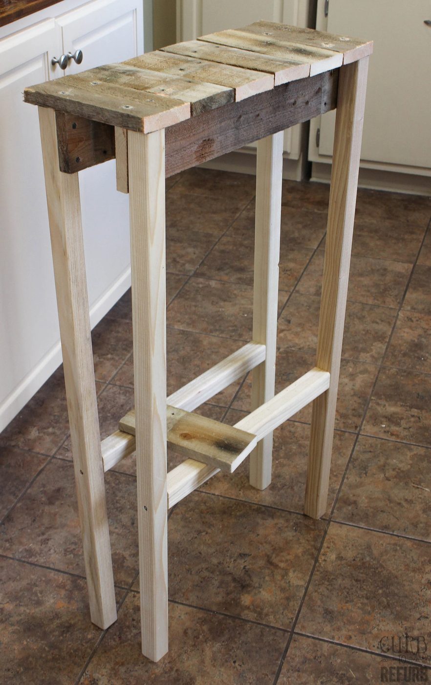 Console Table Salvaged from a Pallet by Curb to Refurb featured on Bekob