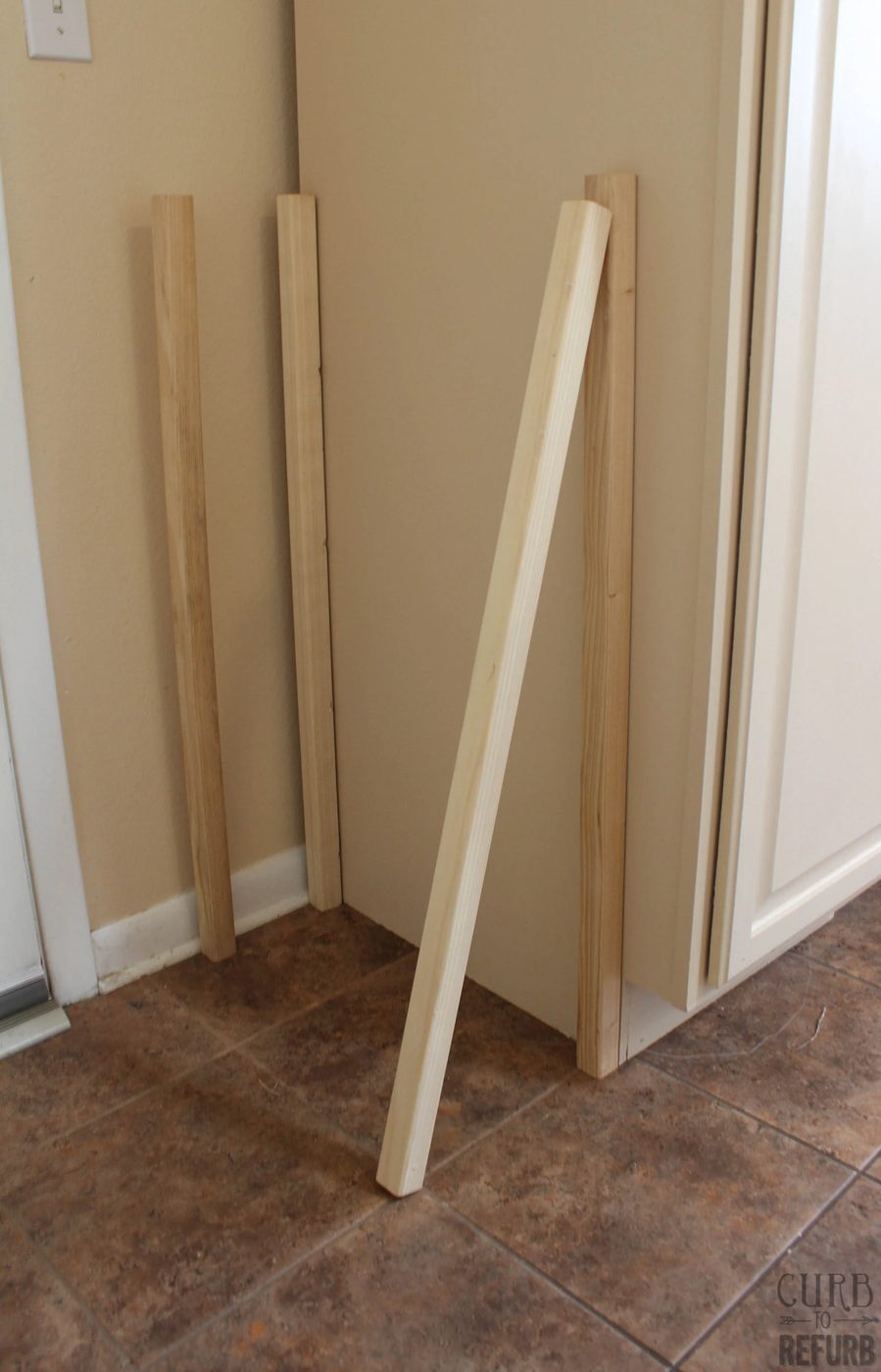 How to Build a Console Table by Curb to Refurb featured on Bekob