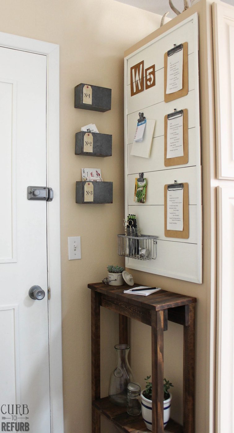 Console table tutrial from a pallet by Curb to Refurb featured on Bekob